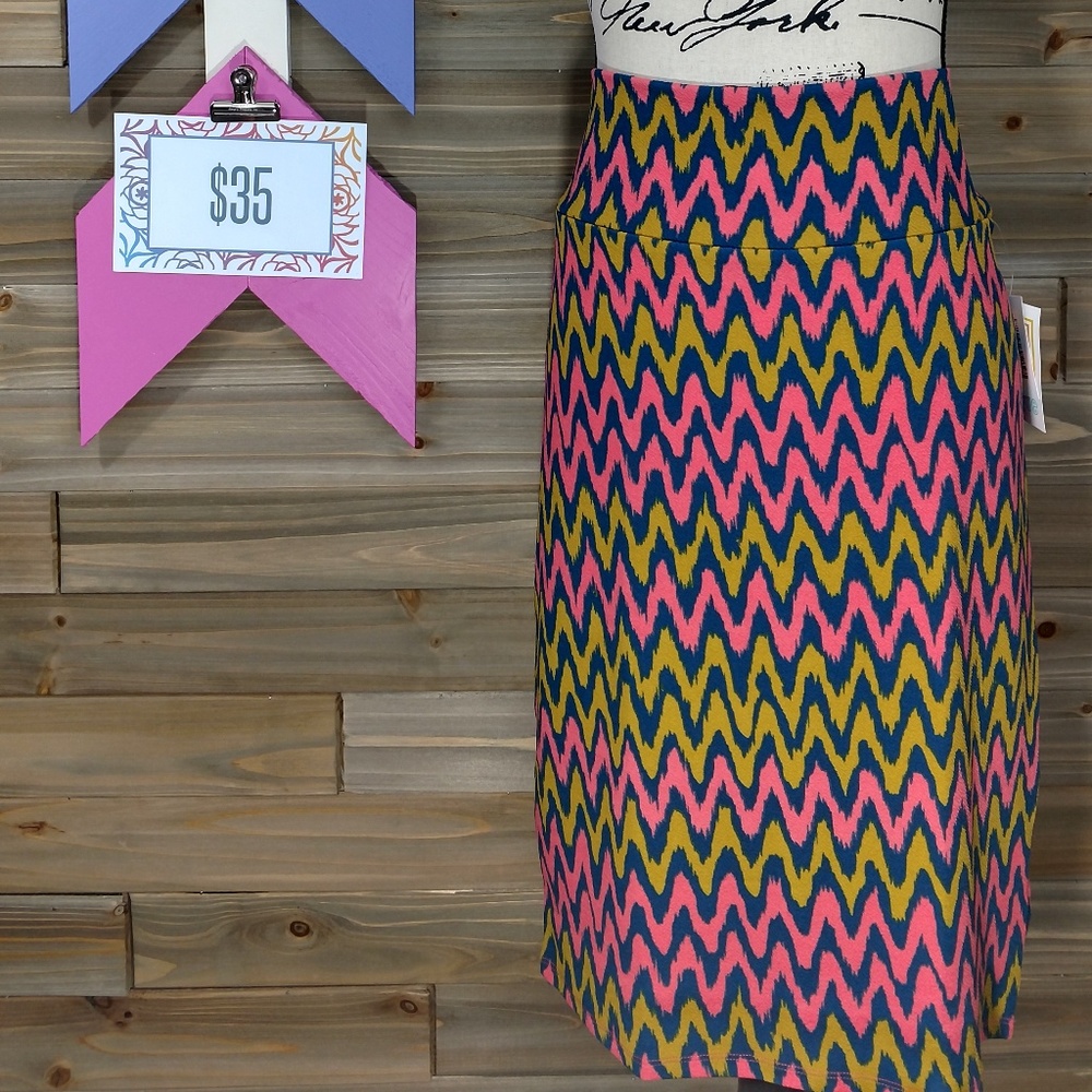LuLaRoe NWT L Cassie skirt